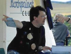 Michael zeigt den Weg